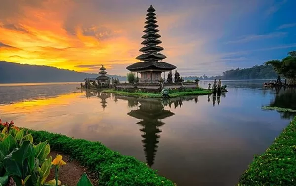 Ulundanu Lake Temple